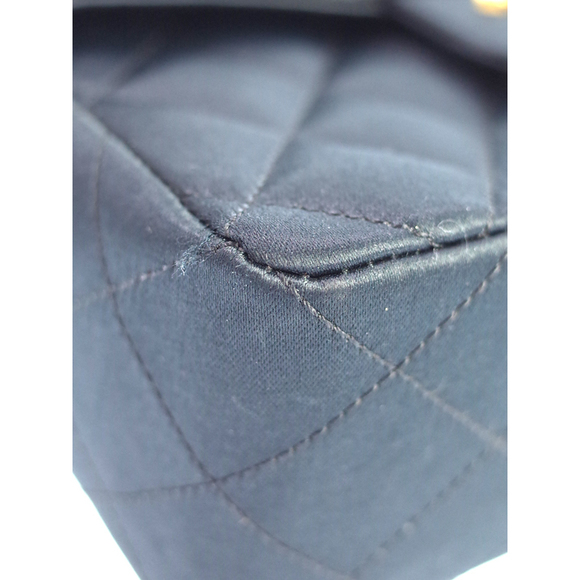 Chanel Mini Matelasse Chain Shoulder Bag - Picture 4 of 9